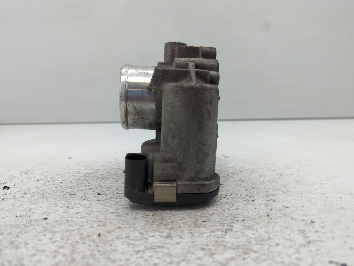 2011-2014 Ford Fiesta Throttle Body P/N:7S7G-9F991-B7A 7S7G-9F991-CA, 7S7G-9F991-BA Fits Fits 2011 2012 2013 2014 OEM Used A
