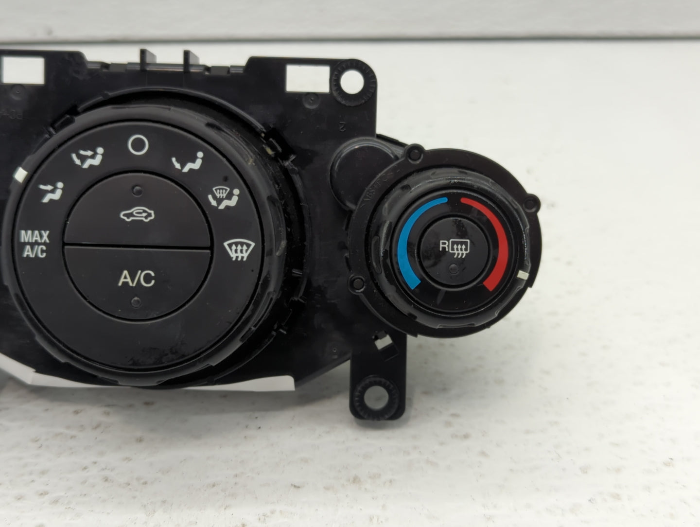 2014 Ford Fiesta Climate Control Module Temperature AC/Heater Replacement P/N:D2BT-19980-AB Fits OEM Used Auto Parts - Oemus