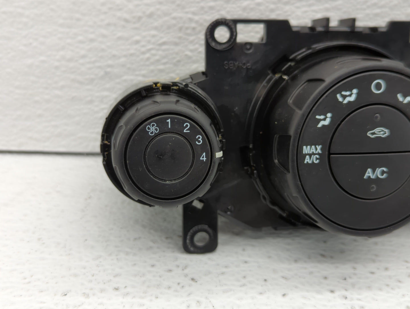 2014-2019 Ford Fiesta Climate Control Module Temperature AC/Heater Replacement P/N:D2BT-19980-AE Fits OEM Used Auto Parts - 