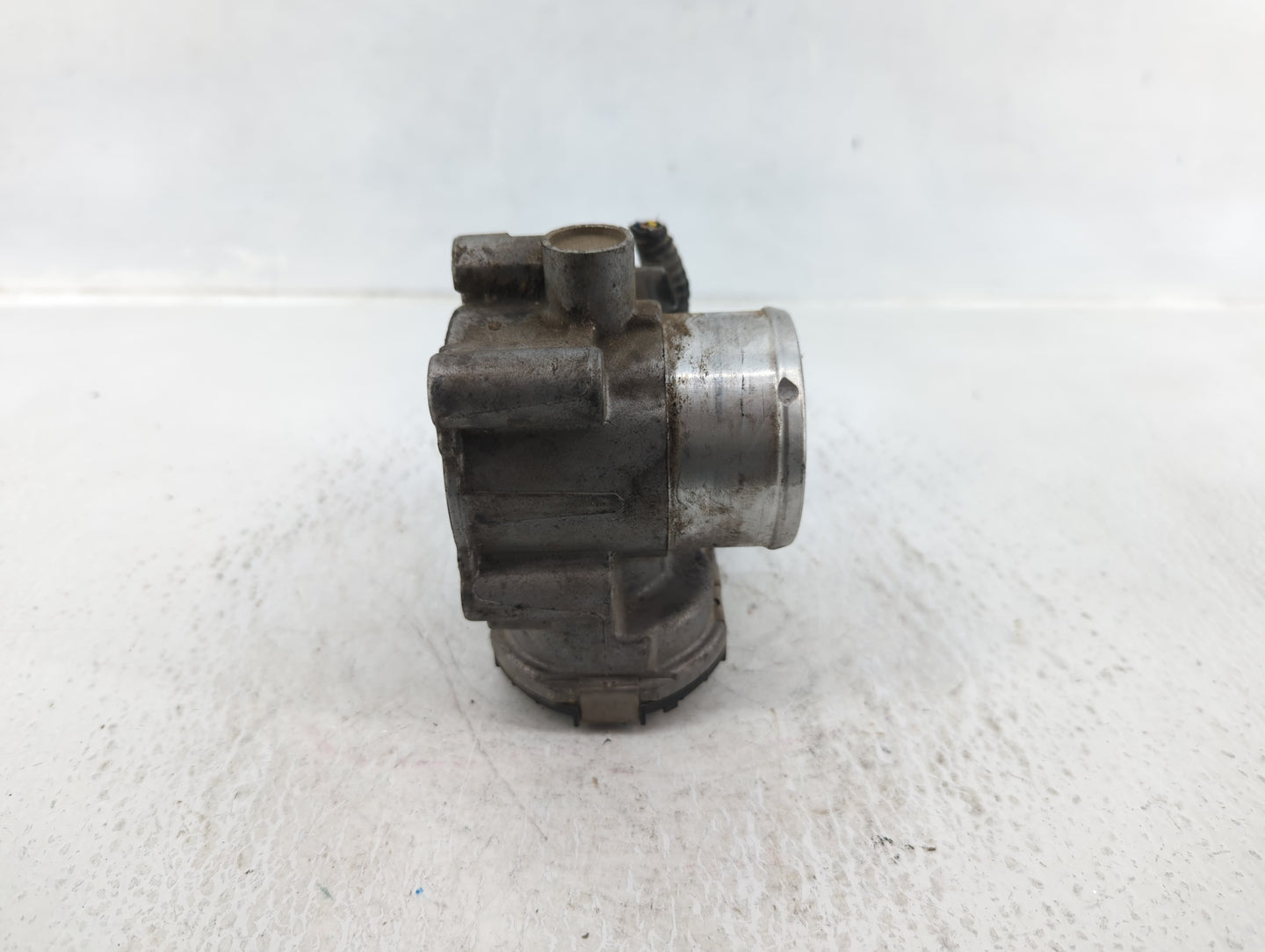 2014-2019 Ford Fiesta Throttle Body P/N:7S7G-9F991-CA Fits Fits 2013 2014 2015 2016 2017 2018 2019 OEM Used Auto Parts - Oem