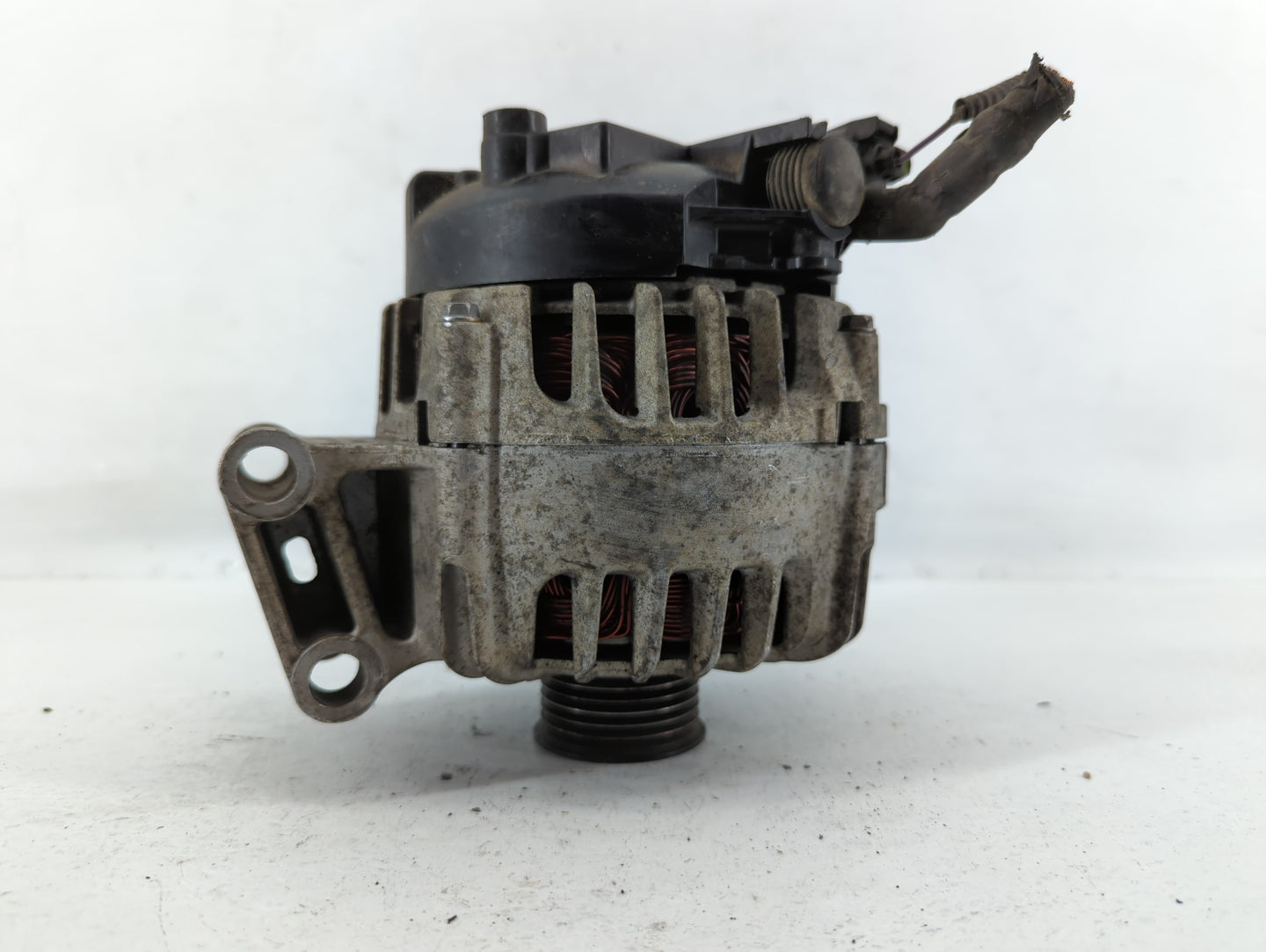 2011-2019 Ford Fiesta Alternator Replacement Generator Charging Assembly Engine OEM P/N:2608513 C TG12C098 Fits OEM Used Aut