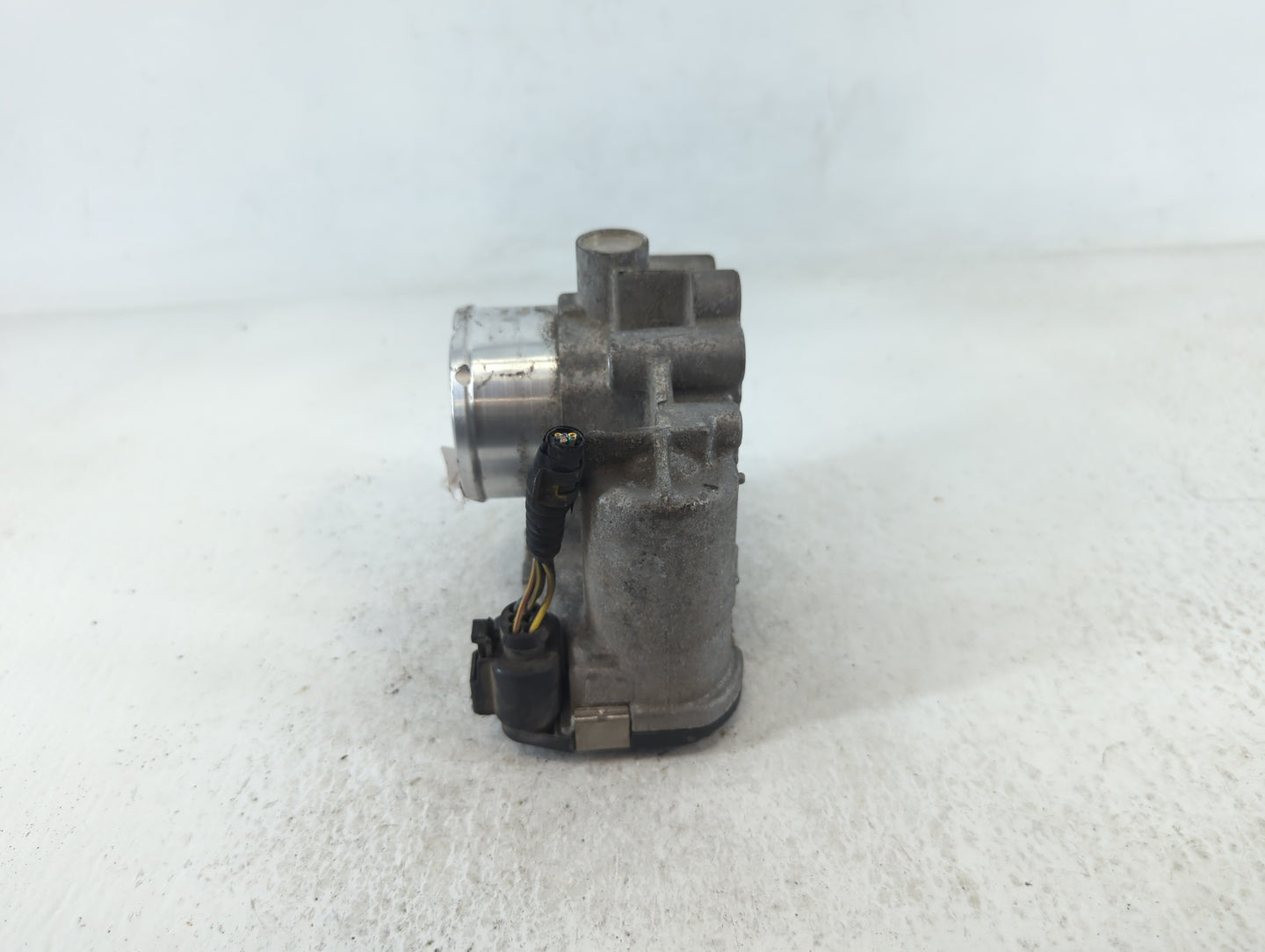 2014-2019 Ford Fiesta Throttle Body P/N:7S7G-9F991-CA Fits Fits 2013 2014 2015 2016 2017 2018 2019 OEM Used Auto Parts - Oem