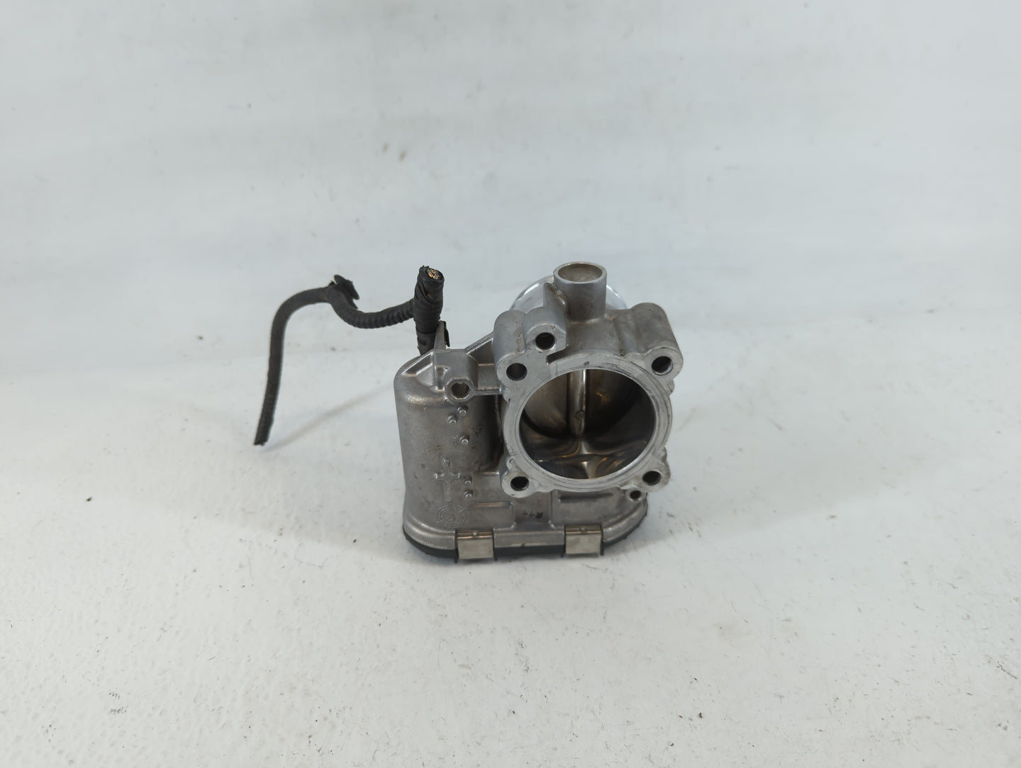 2011-2014 Ford Fiesta Throttle Body P/N:7S7G-9F991-CA Fits Fits 2011 2012 2013 2014 OEM Used Auto Parts - Oemusedautoparts1.