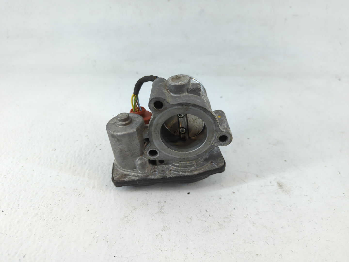 2014-2017 Ford Fiesta Throttle Body P/N:CM5G 9F991-F5 Fits Fits 2014 2015 2016 2017 2018 OEM Used Auto Parts - Oemusedautopa