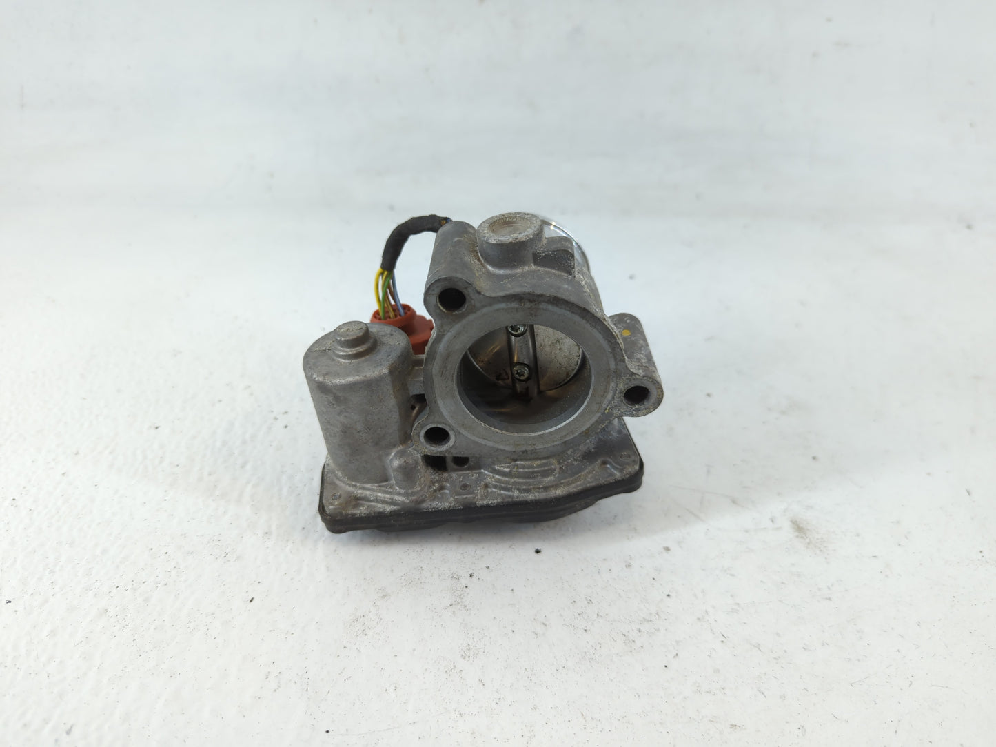 2014-2017 Ford Fiesta Throttle Body P/N:CM5G 9F991-F5 Fits Fits 2014 2015 2016 2017 2018 OEM Used Auto Parts - Oemusedautopa