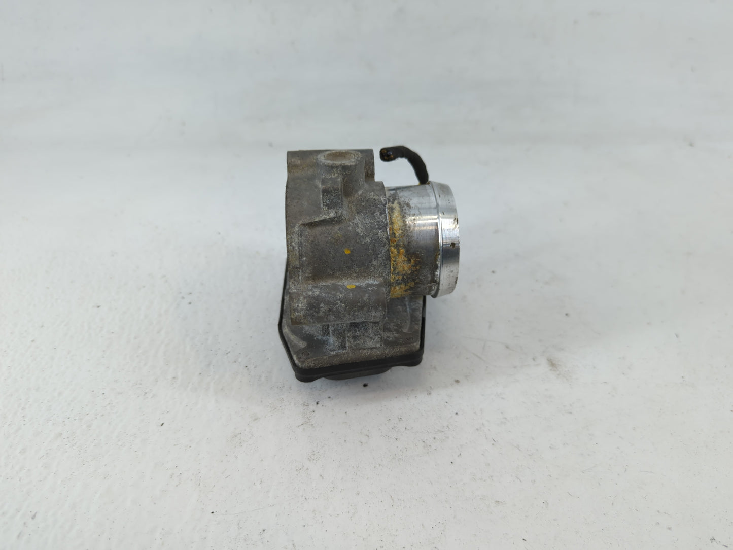 2014-2017 Ford Fiesta Throttle Body P/N:CM5G 9F991-F5 Fits Fits 2014 2015 2016 2017 2018 OEM Used Auto Parts - Oemusedautopa