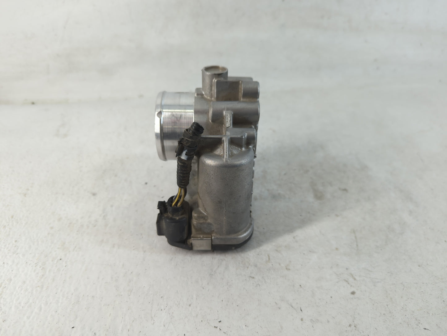 2011-2014 Ford Fiesta Throttle Body P/N:7S7G-9F991-CA Fits Fits 2011 2012 2013 2014 OEM Used Auto Parts - Oemusedautoparts1.