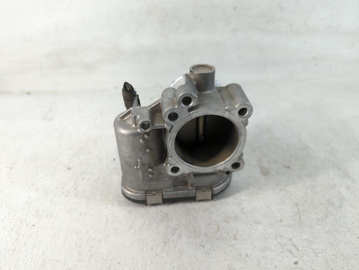 2011-2014 Ford Fiesta Throttle Body P/N:7S7G-9F991-CA Fits Fits 2011 2012 2013 2014 OEM Used Auto Parts - Oemusedautoparts1.
