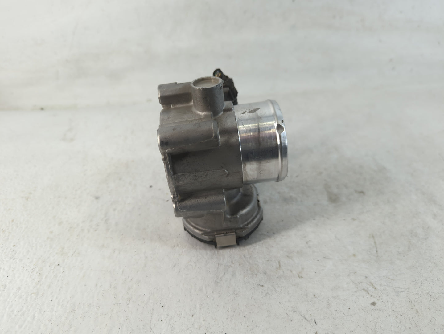 2011-2014 Ford Fiesta Throttle Body P/N:7S7G-9F991-CA Fits Fits 2011 2012 2013 2014 OEM Used Auto Parts - Oemusedautoparts1.
