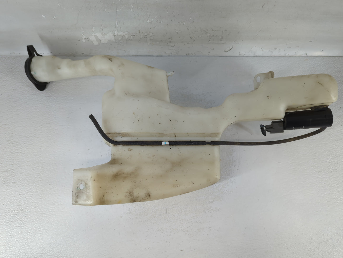 2011-2019 Ford Fiesta Windshield Washer Fluid Reservoir Bottle Oem - Oemusedautoparts1.com