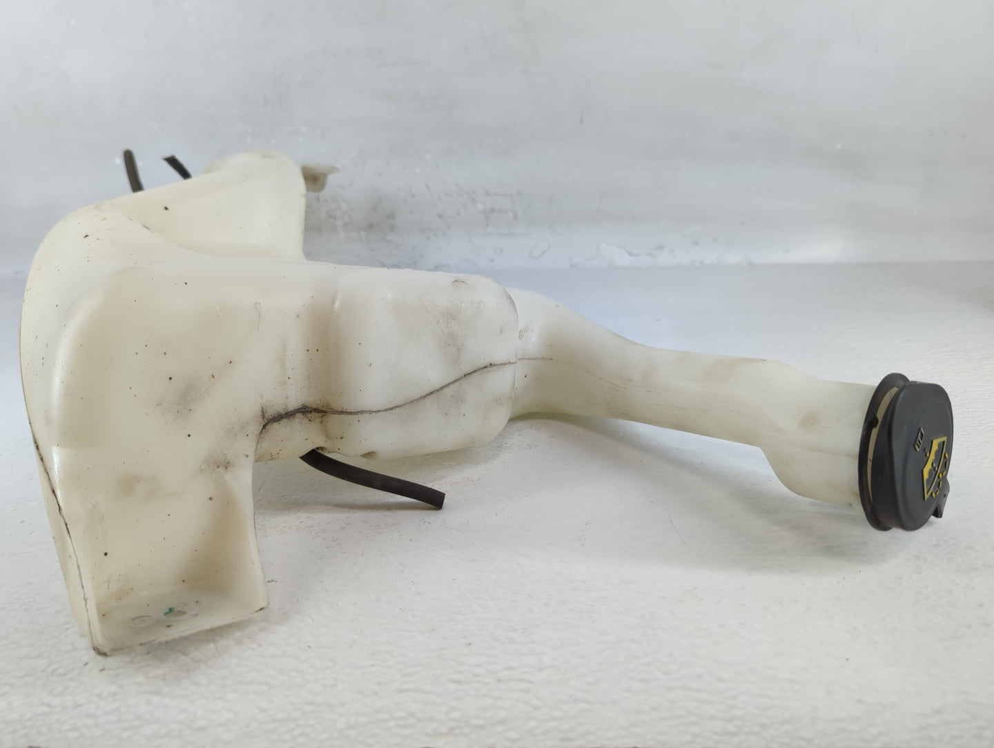 2011-2019 Ford Fiesta Windshield Washer Fluid Reservoir Bottle Oem - Oemusedautoparts1.com