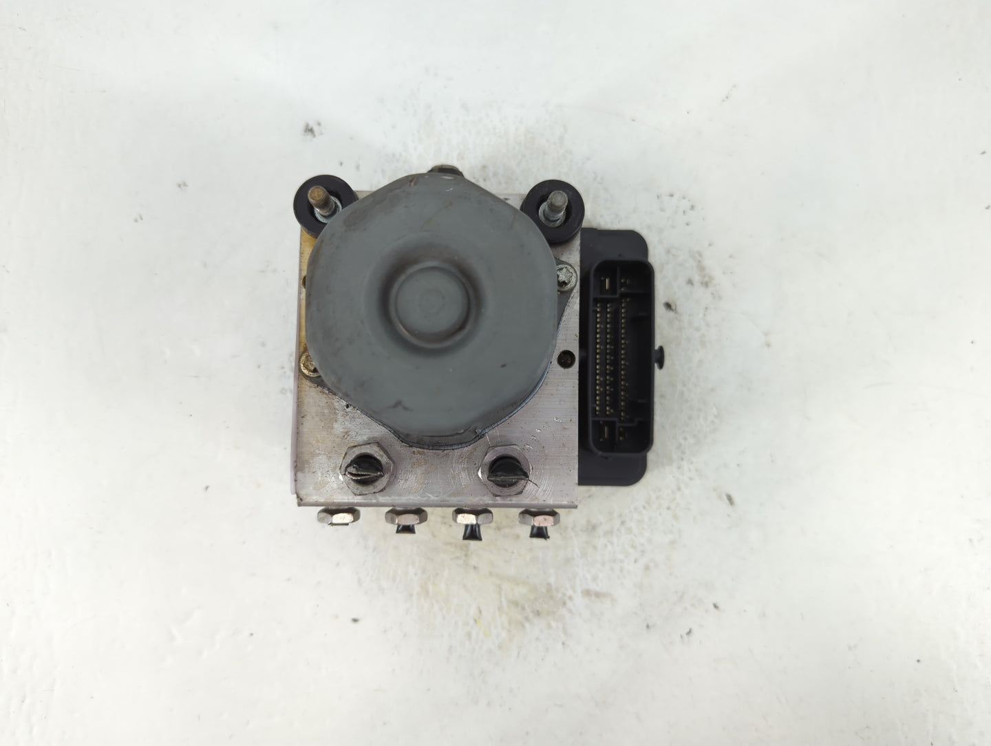 2013-2014 Ford Flex ABS Pump Control Module Replacement P/N:DA83-2C405-A Fits Fits 2013 2014 OEM Used Auto Parts - Oemusedau