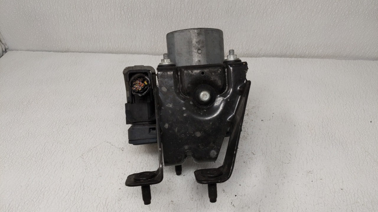 2013-2014 Ford Flex ABS Pump Control Module Replacement P/N:DA83-2C405-A Fits Fits 2013 2014 OEM Used Auto Parts - Oemusedau