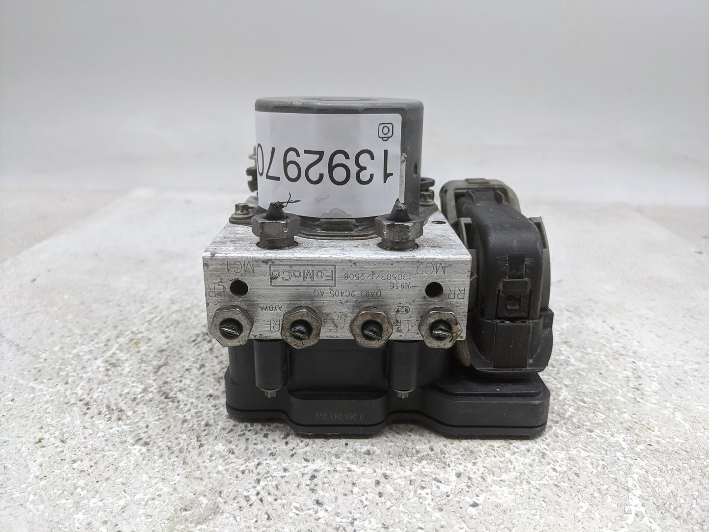 2013-2014 Ford Flex ABS Pump Control Module Replacement P/N:DA83-2C405-AG DA83-2C405-A Fits Fits 2013 2014 OEM Used Auto Par