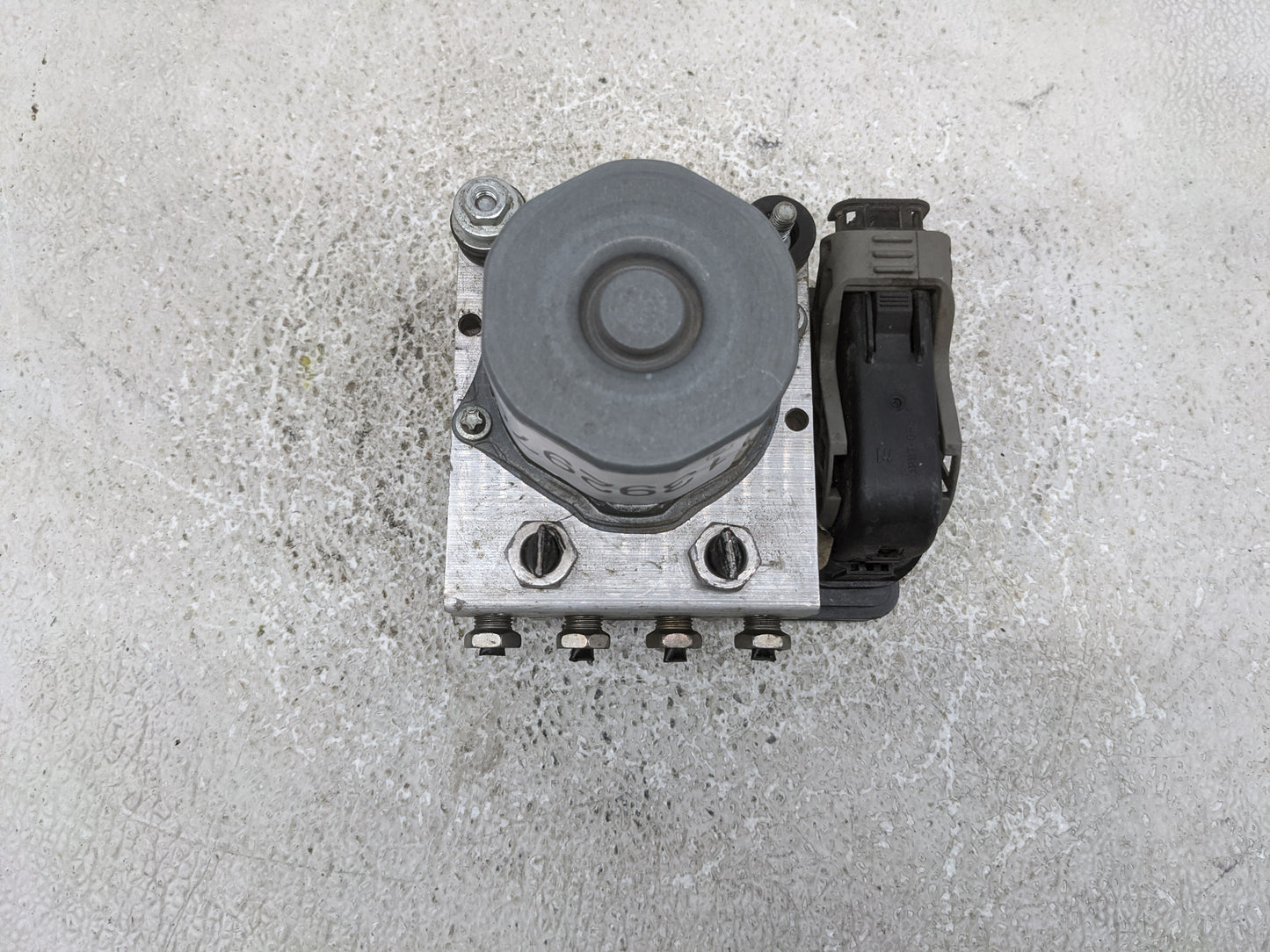 2013-2014 Ford Flex ABS Pump Control Module Replacement P/N:DA83-2C405-AG DA83-2C405-A Fits Fits 2013 2014 OEM Used Auto Par