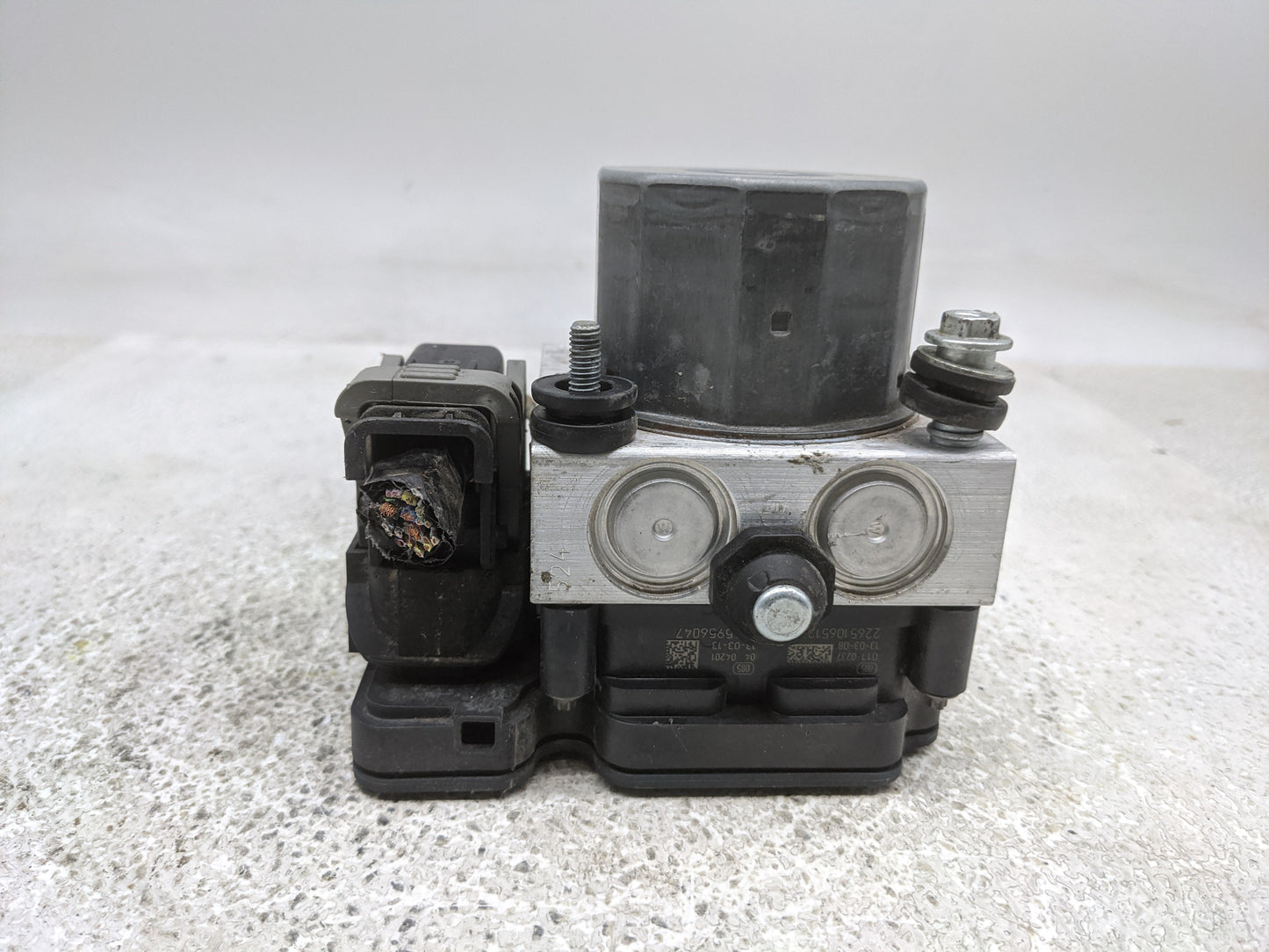 2013-2014 Ford Flex ABS Pump Control Module Replacement P/N:DA83-2C405-AG DA83-2C405-A Fits Fits 2013 2014 OEM Used Auto Par