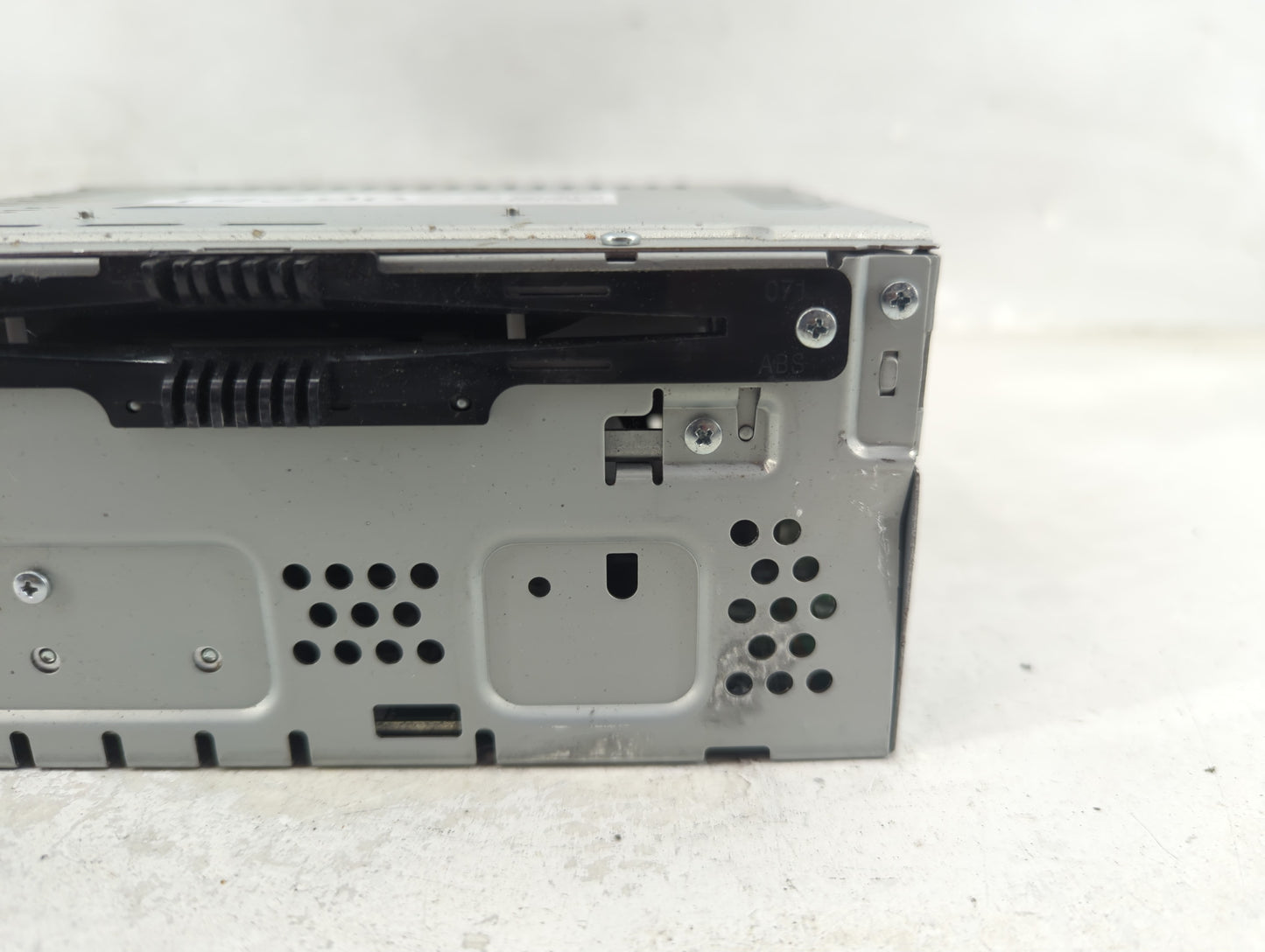 2013-2014 Ford Flex Radio AM FM Cd Player Receiver Replacement P/N:DA8T-19C107-JB Fits Fits 2013 2014 OEM Used Auto Parts - 