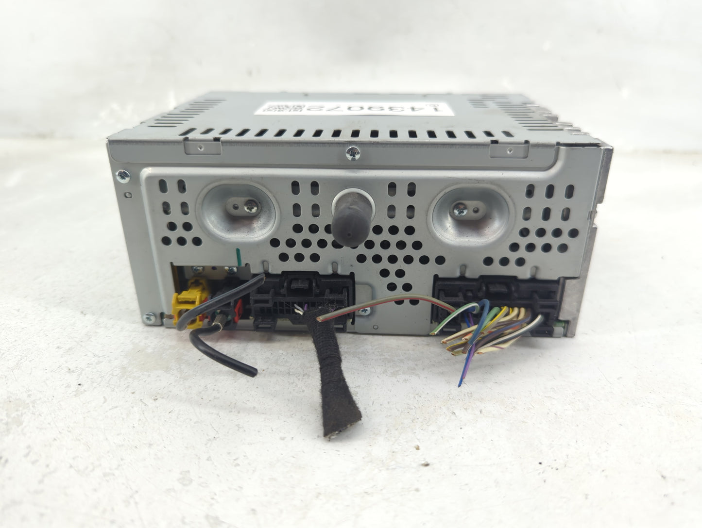 2013-2014 Ford Flex Radio AM FM Cd Player Receiver Replacement P/N:DA8T-19C107-JB Fits Fits 2013 2014 OEM Used Auto Parts - 