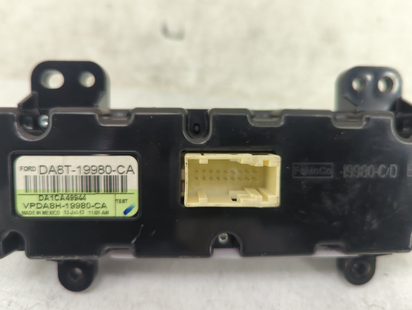 2013-2019 Ford Flex Climate Control Module Temperature AC/Heater Replacement P/N:DA8T-19980-CA Fits OEM Used Auto Parts - Oe