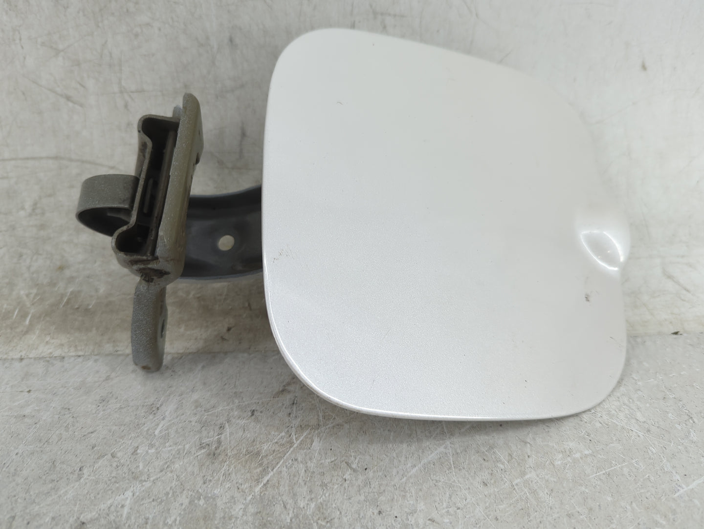 2014 Ford Flex Fuel Tank Door Lid Gas Tank White - Oemusedautoparts1.com