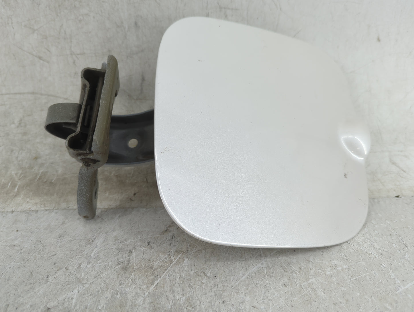 2014 Ford Flex Fuel Tank Door Lid Gas Tank White - Oemusedautoparts1.com