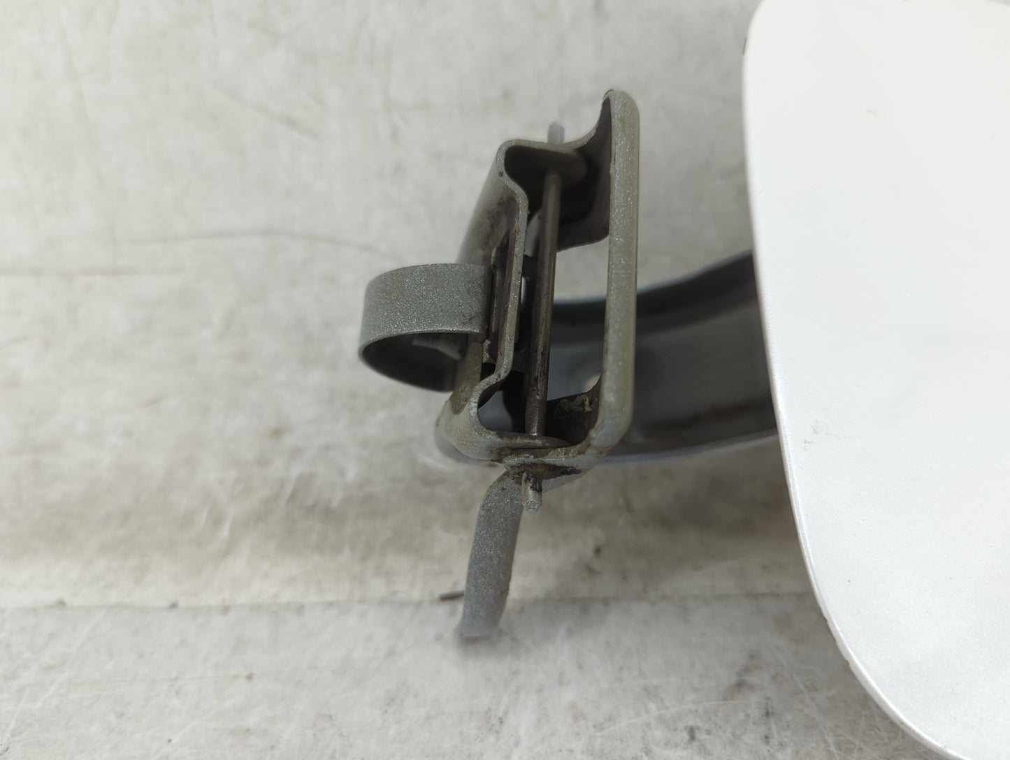 2014 Ford Flex Fuel Tank Door Lid Gas Tank White - Oemusedautoparts1.com