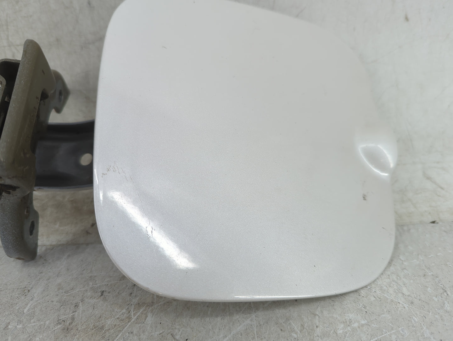 2014 Ford Flex Fuel Tank Door Lid Gas Tank White - Oemusedautoparts1.com