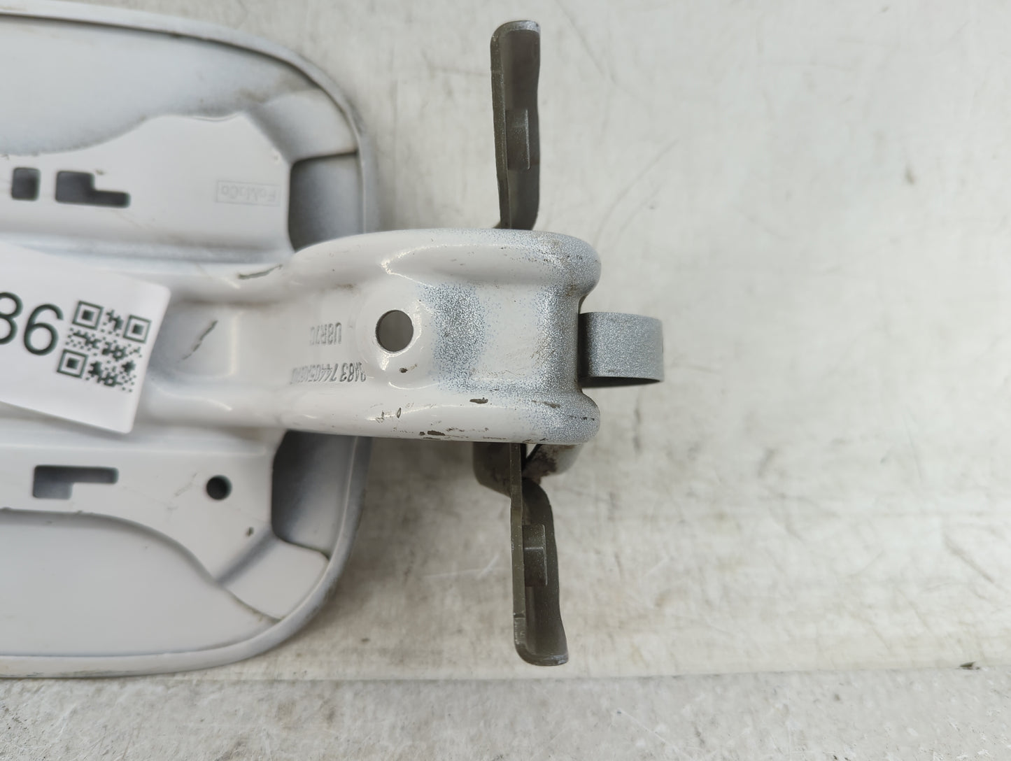 2014 Ford Flex Fuel Tank Door Lid Gas Tank White - Oemusedautoparts1.com