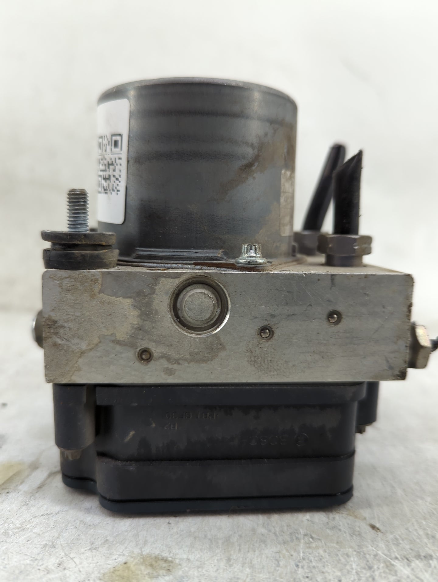 2013-2014 Ford Flex ABS Pump Control Module Replacement P/N:DA83-2C405-B Fits Fits 2013 2014 OEM Used Auto Parts - Oemusedau