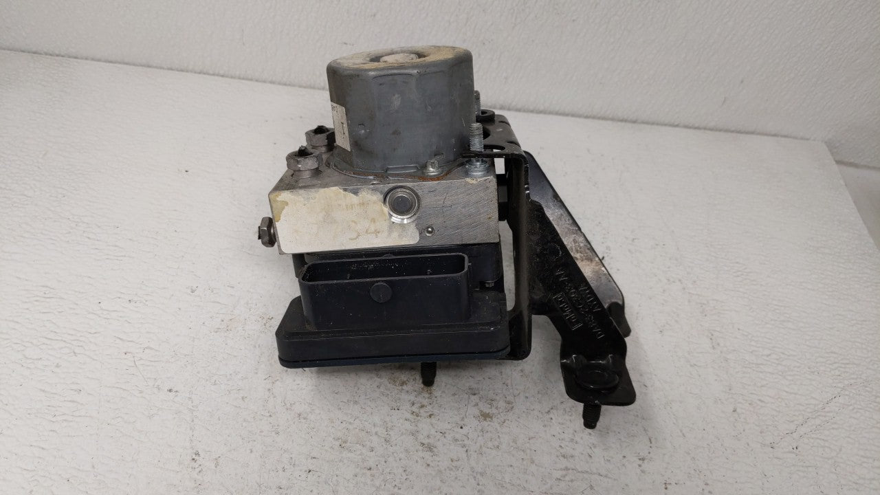 2013-2014 Ford Flex ABS Pump Control Module Replacement P/N:DA83-2C405-AG DA83-2C405-AC Fits Fits 2013 2014 OEM Used Auto Pa
