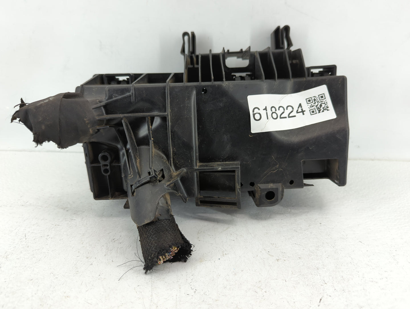2013-2015 Ford Flex Fusebox Fuse Box Panel Relay Module P/N:DG1T-14A003-BA Fits Fits 2013 2014 2015 OEM Used Auto Parts - Oe