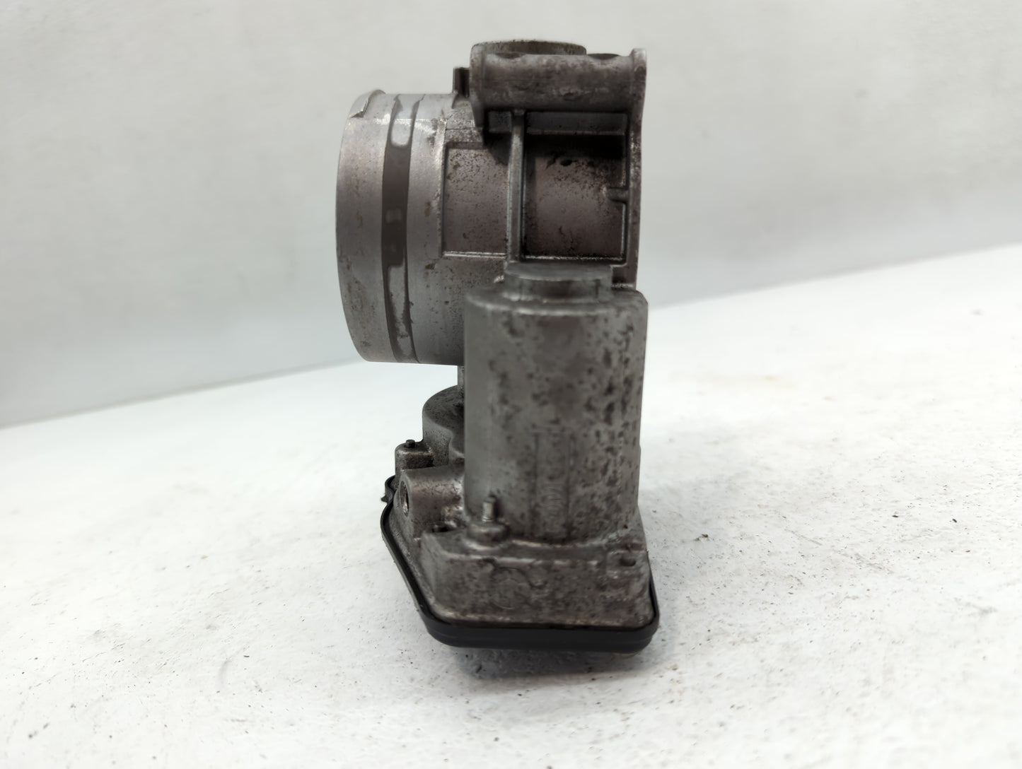 2013-2019 Ford Flex Throttle Body P/N:142114001275 Fits Fits 2011 2012 2013 2014 2015 2016 2017 2018 2019 OEM Used Auto Part