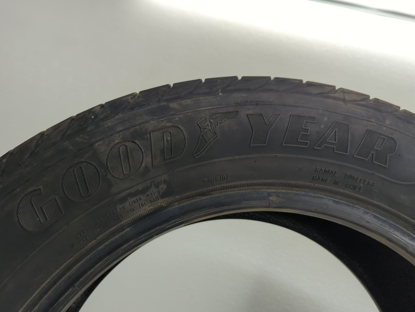 Used Tire P235/60R18 GOODYEAR ASSURANCE 103H - Tread Depth 6/32 - Oemusedautoparts1.com