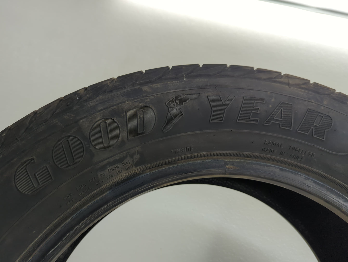 Used Tire P235/60R18 GOODYEAR ASSURANCE 103H - Tread Depth 6/32 - Oemusedautoparts1.com