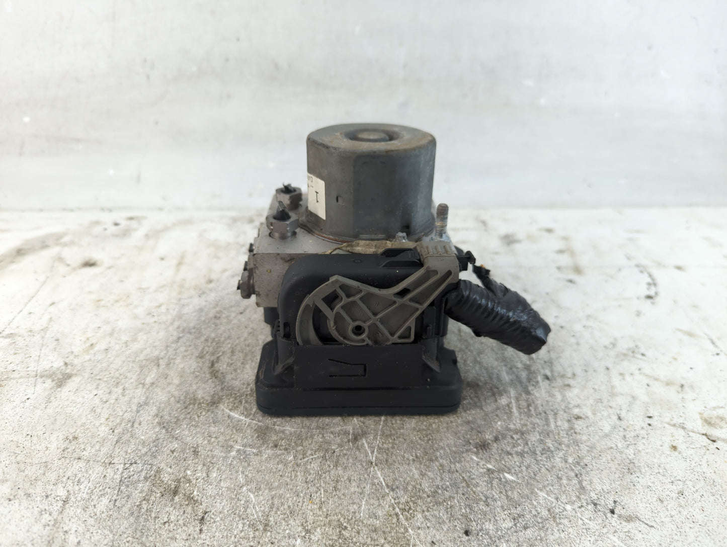 2014-2019 Ford Flex ABS Pump Control Module Replacement P/N:DA83-2C405-AG Fits Fits 2014 2015 2016 2017 2018 2019 OEM Used A
