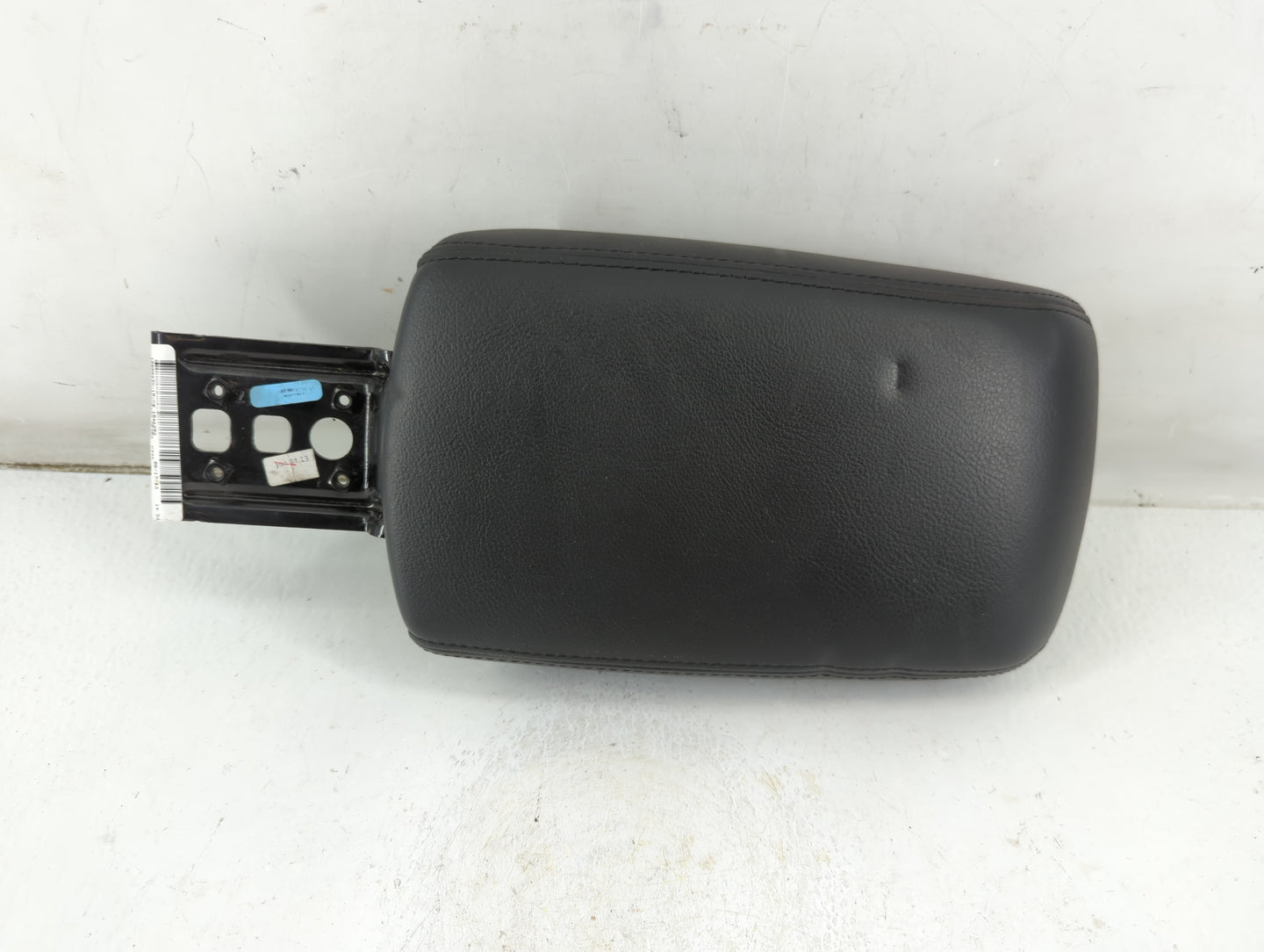 2012-2014 Ford Focus Center Console Armrest Cover Lid P/N:1546252 1080843X-15-CB Fits Fits 2012 2013 2014 OEM Used Auto Part