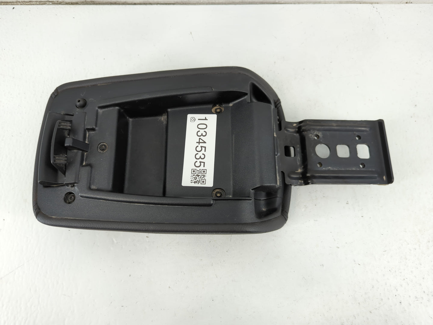 2012-2014 Ford Focus Center Console Armrest Cover Lid P/N:1546252 1080843X-15-CB Fits Fits 2012 2013 2014 OEM Used Auto Part