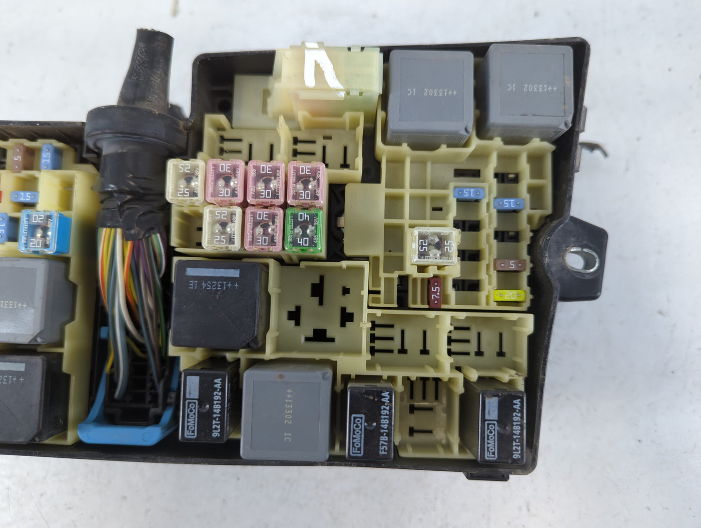 2012-2014 Ford Focus Fusebox Fuse Box Panel Relay Module P/N:AV6T-14A067-AC Fits Fits 2012 2013 2014 OEM Used Auto Parts - O