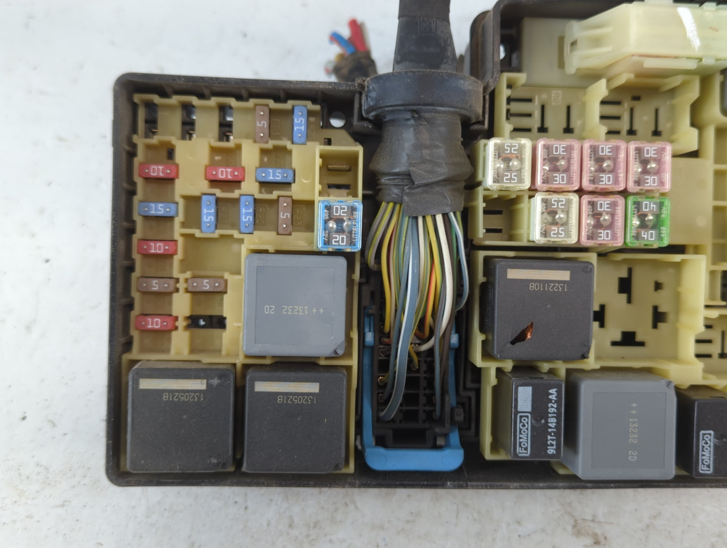 2012-2014 Ford Focus Fusebox Fuse Box Panel Relay Module P/N:AV6T-14A067-AC Fits Fits 2012 2013 2014 OEM Used Auto Parts - O