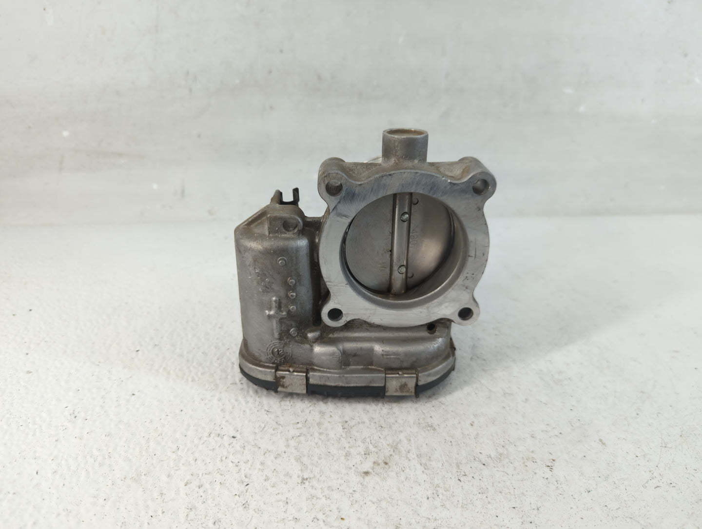 2014-2018 Ford Focus Throttle Body P/N:DS7E-9F991-BB Fits Fits 2014 2015 2016 2017 2018 2019 2020 2021 2022 OEM Used Auto Pa
