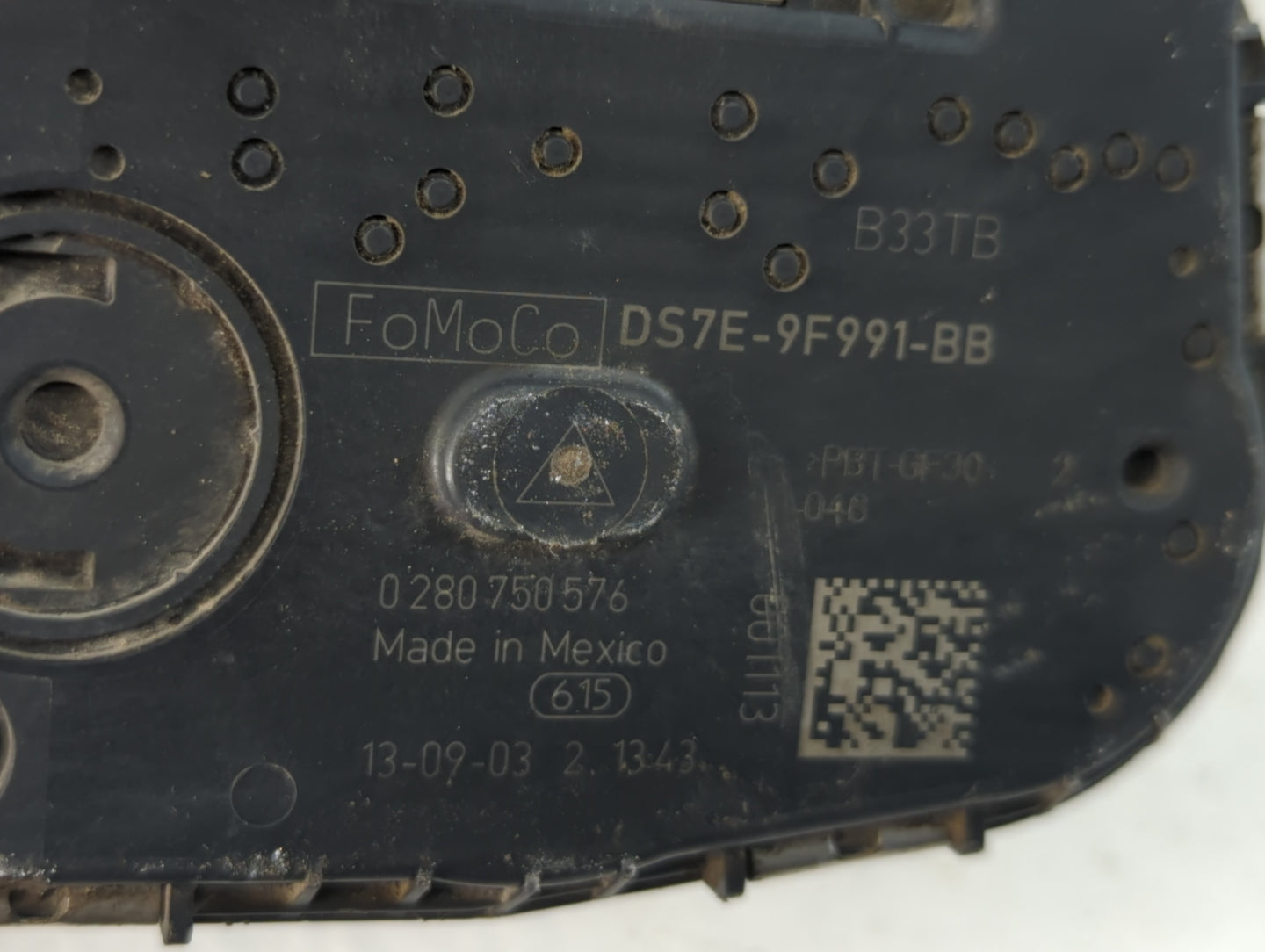 2014-2018 Ford Focus Throttle Body P/N:DS7E-9F991-BB Fits Fits 2014 2015 2016 2017 2018 2019 2020 2021 2022 OEM Used Auto Pa