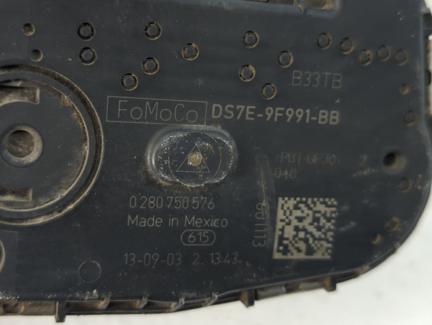 2014-2018 Ford Focus Throttle Body P/N:DS7E-9F991-BB Fits Fits 2014 2015 2016 2017 2018 2019 2020 2021 2022 OEM Used Auto Pa
