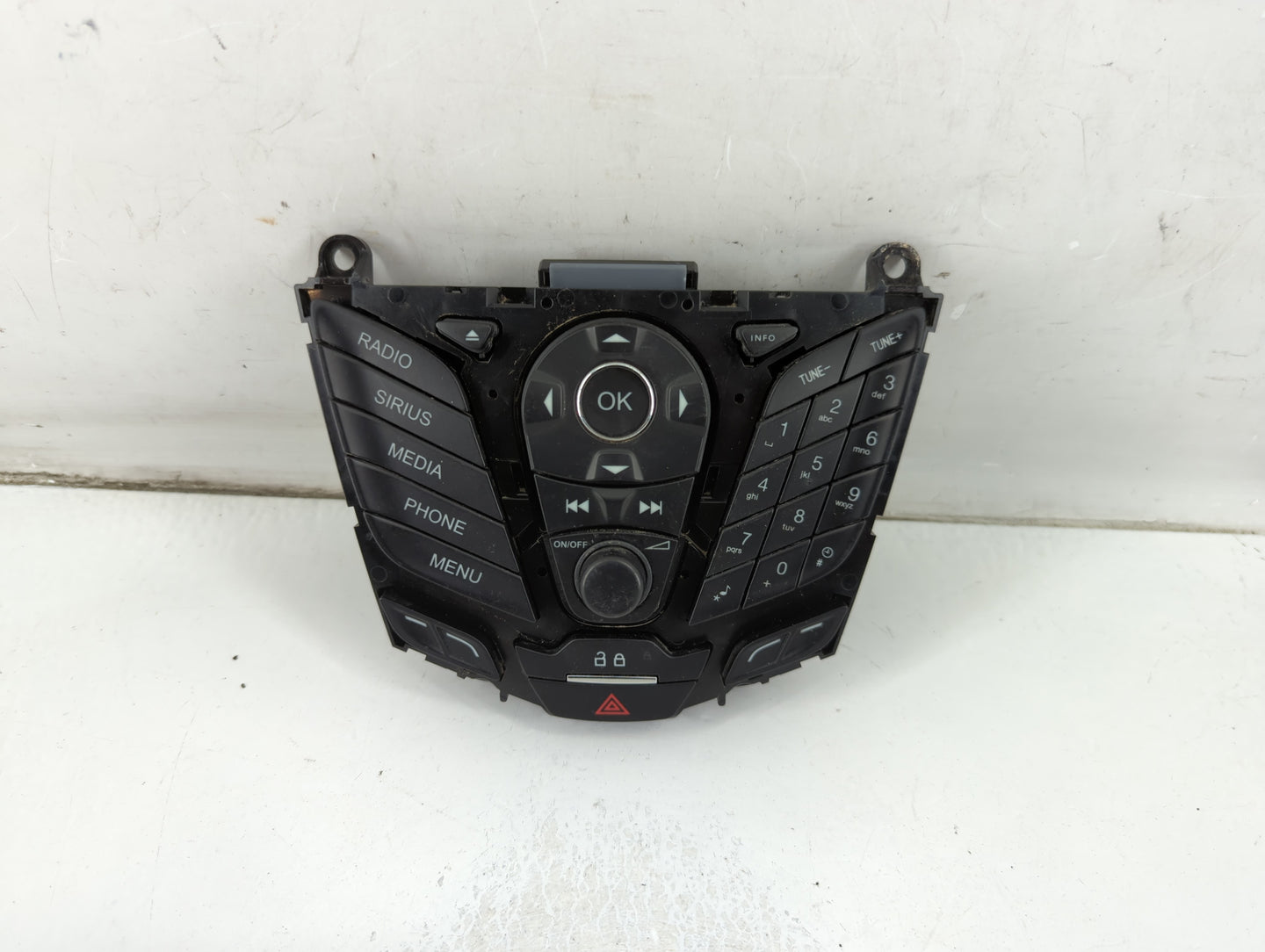 2013-2014 Ford Focus Radio AM FM Cd Player Receiver Replacement P/N:DM5T 18K811 KA Fits Fits 2013 2014 OEM Used Auto Parts -