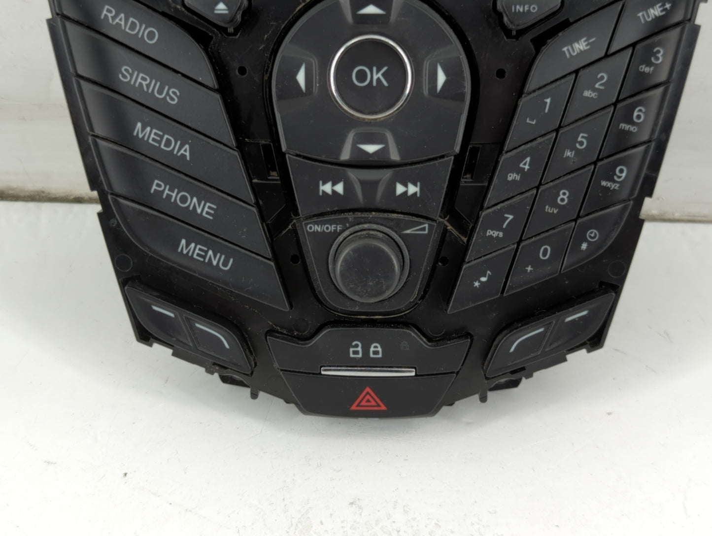 2013-2014 Ford Focus Radio AM FM Cd Player Receiver Replacement P/N:DM5T 18K811 KA Fits Fits 2013 2014 OEM Used Auto Parts -