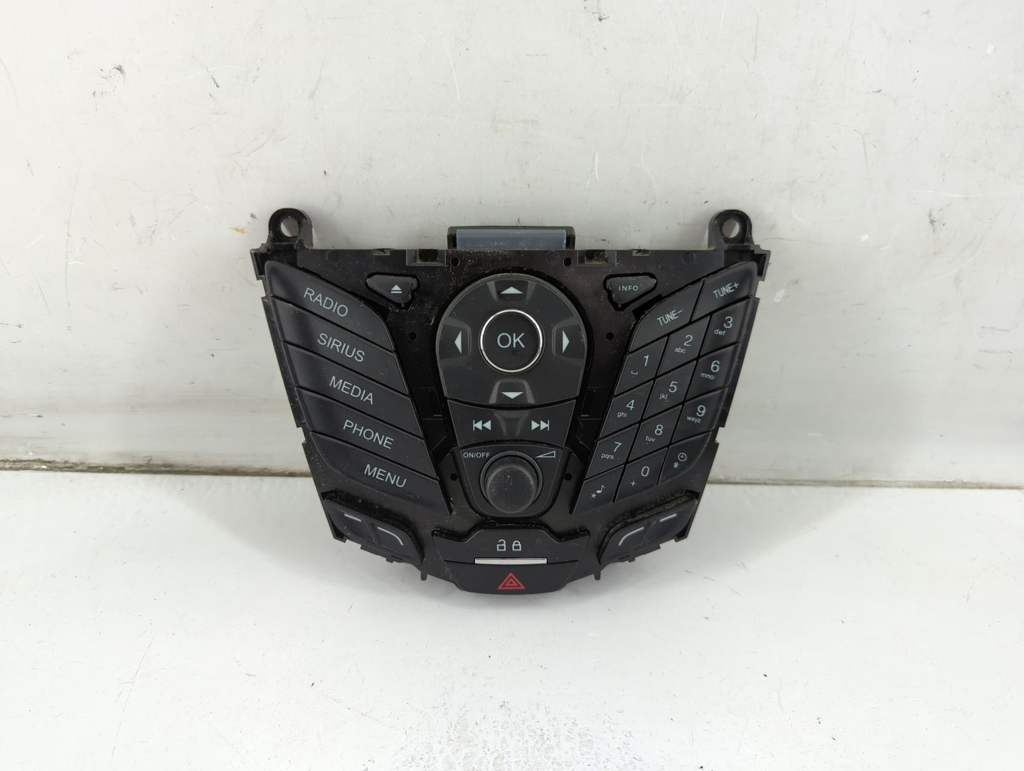 2013-2014 Ford Focus Radio AM FM Cd Player Receiver Replacement P/N:DM5T 18K811 KA Fits Fits 2013 2014 OEM Used Auto Parts -