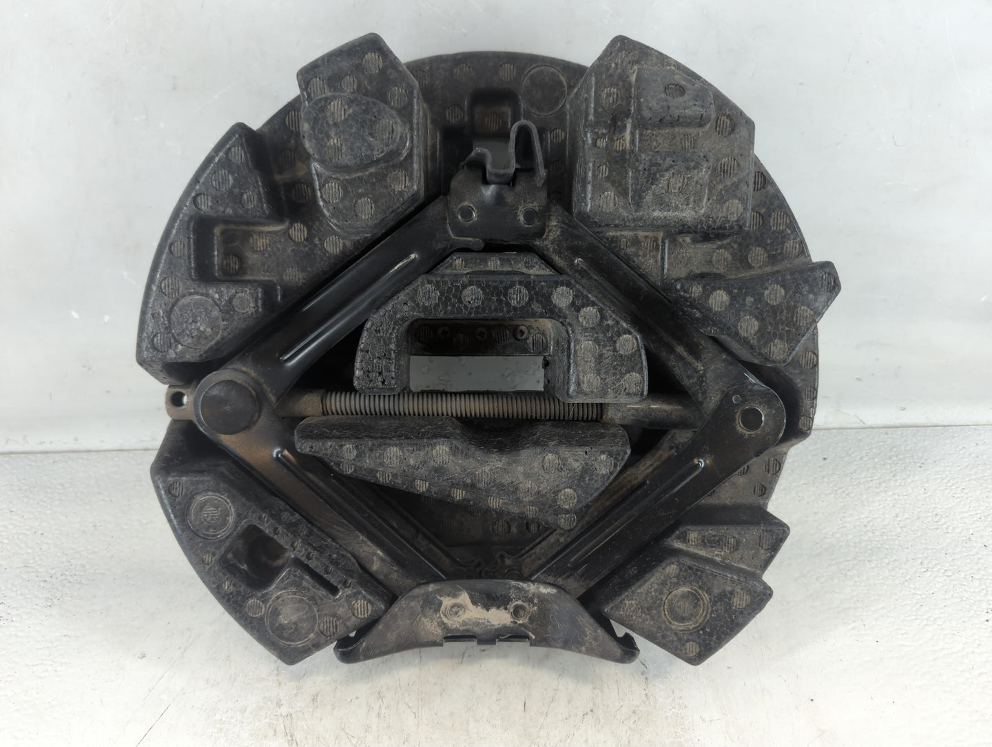 2014 Ford Focus Spare Scissor Car Jack - Oemusedautoparts1.com