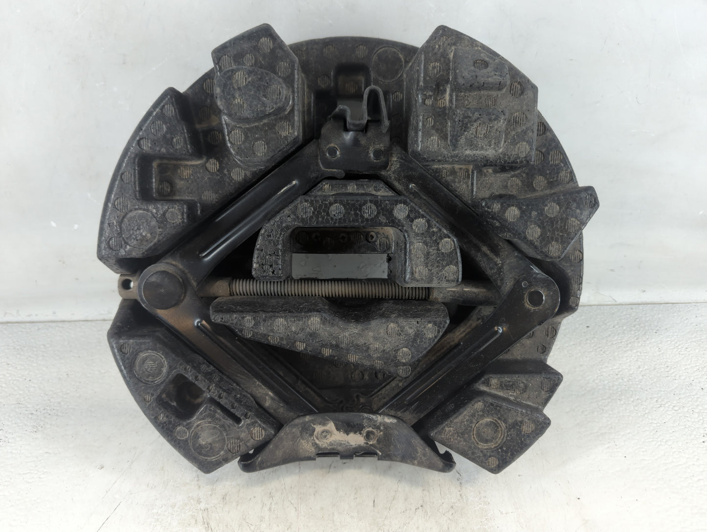 2014 Ford Focus Spare Scissor Car Jack 1048294 - Oemusedautoparts1.com