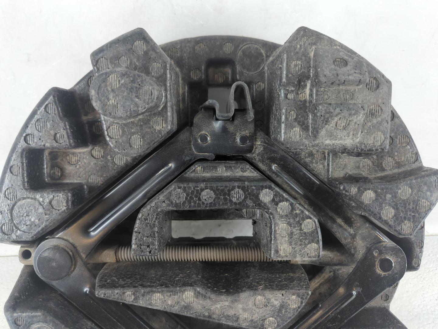 2014 Ford Focus Spare Scissor Car Jack 1048294 - Oemusedautoparts1.com