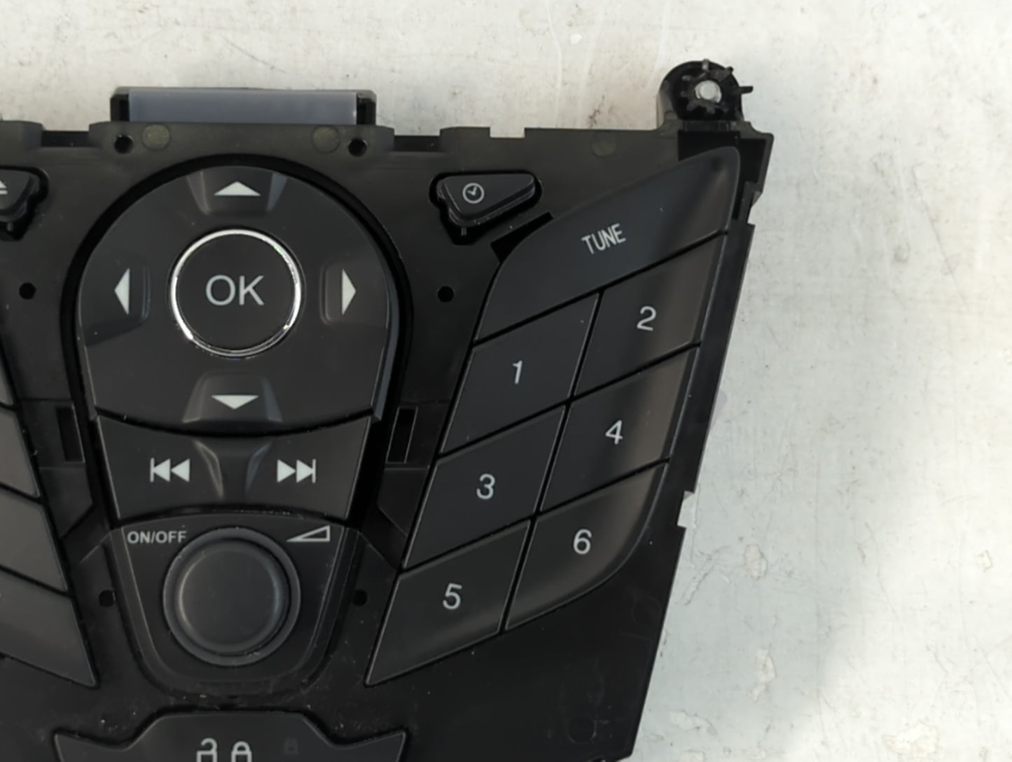 2013-2014 Ford Focus Radio AM FM Cd Player Receiver Replacement Fits Fits 2013 2014 OEM Used Auto Parts - Oemusedautoparts1.