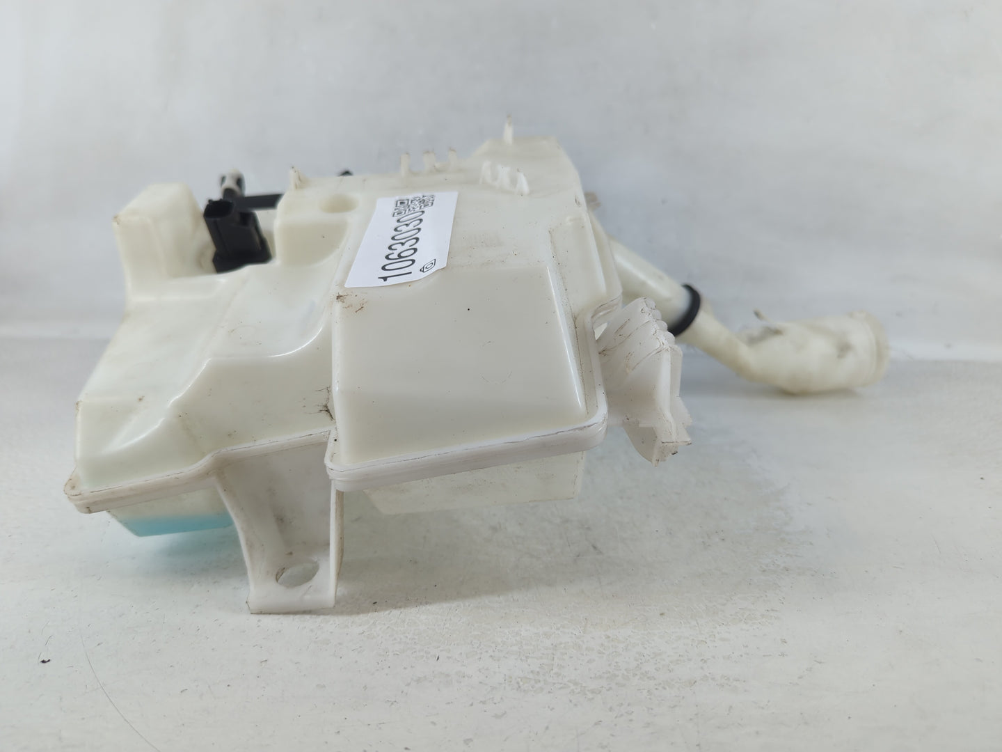 2012-2018 Ford Focus Windshield Washer Fluid Reservoir Bottle Oem - Oemusedautoparts1.com